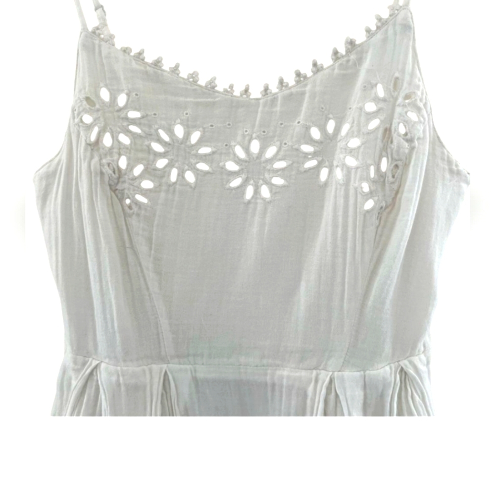 White Sleeveless Old Navy Sundress Size MED - Picture 2 of 4